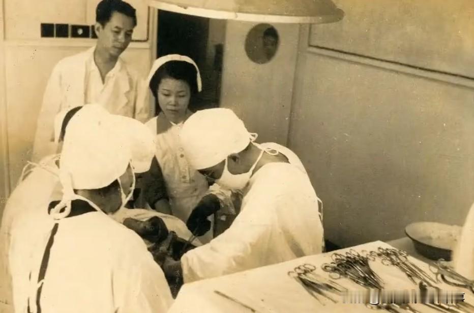 柯麟这角色真是文能坐镇银号定乾坤，武能操起手术刀救死扶伤！
 
妥妥的引导型神队