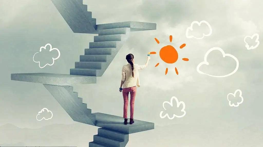 职场“糖衣炮弹”：别把廉价的表扬，当成升职加薪的“功劳簿”

今儿咱们单说一桩发