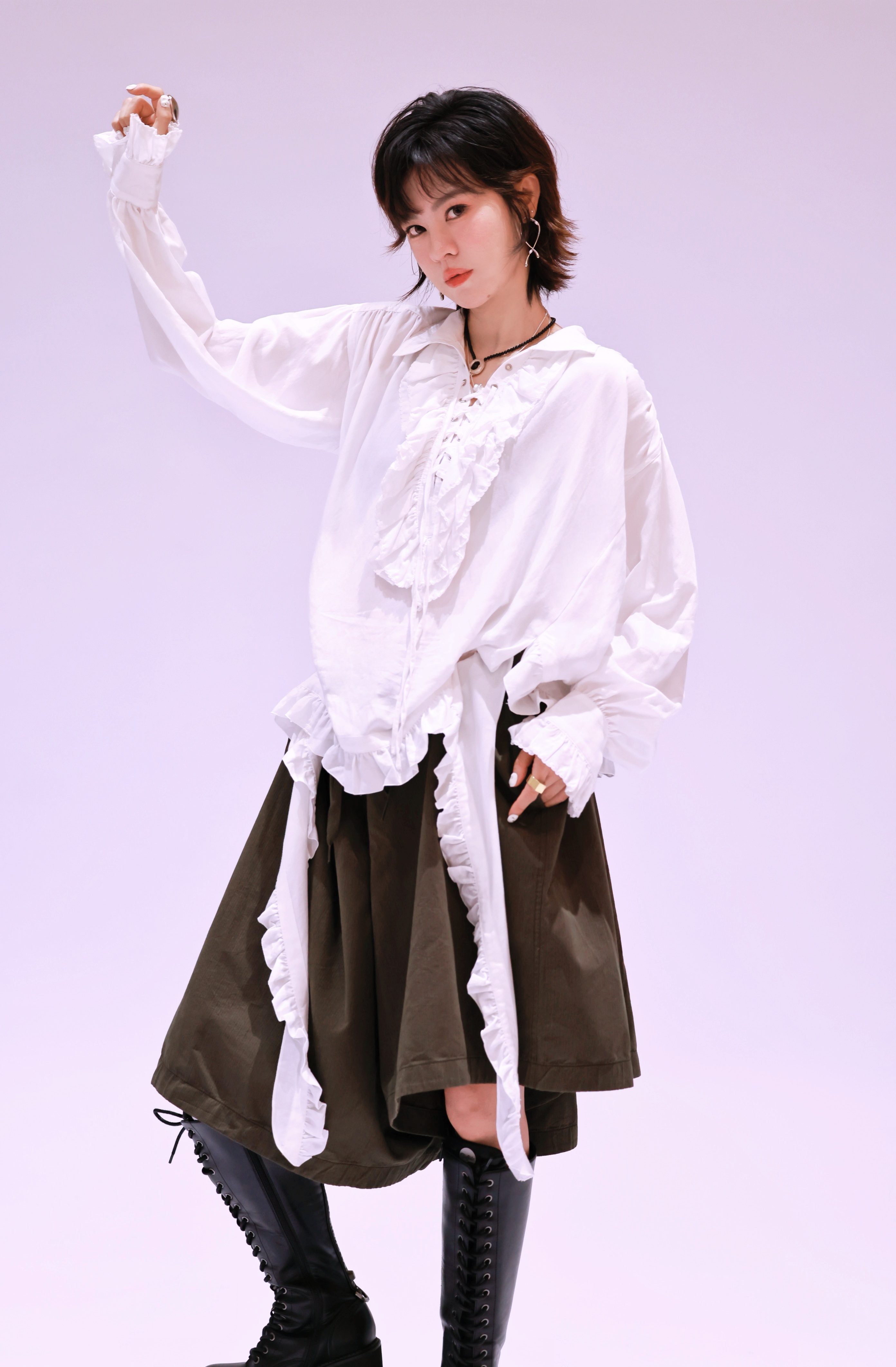 郁可唯是不是躲被窝背梗了郁可唯直播全程笑点密集！对小狗尿不湿的犀利反问，让人猝不