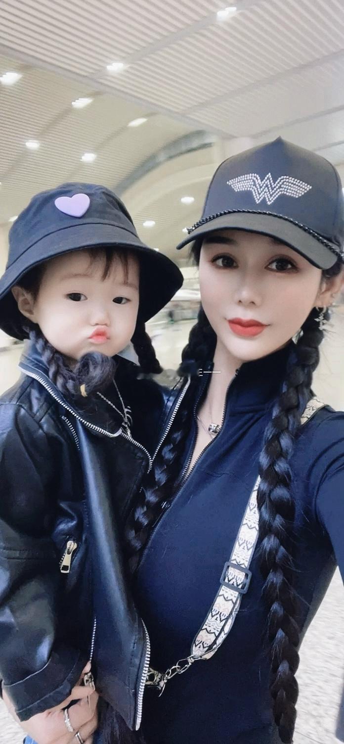 一大早被强制开机的幼崽[哪吒嘟嘴]  ​​​