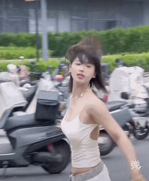 猛士917，这个车好先进，中网自动变形![捂脸]