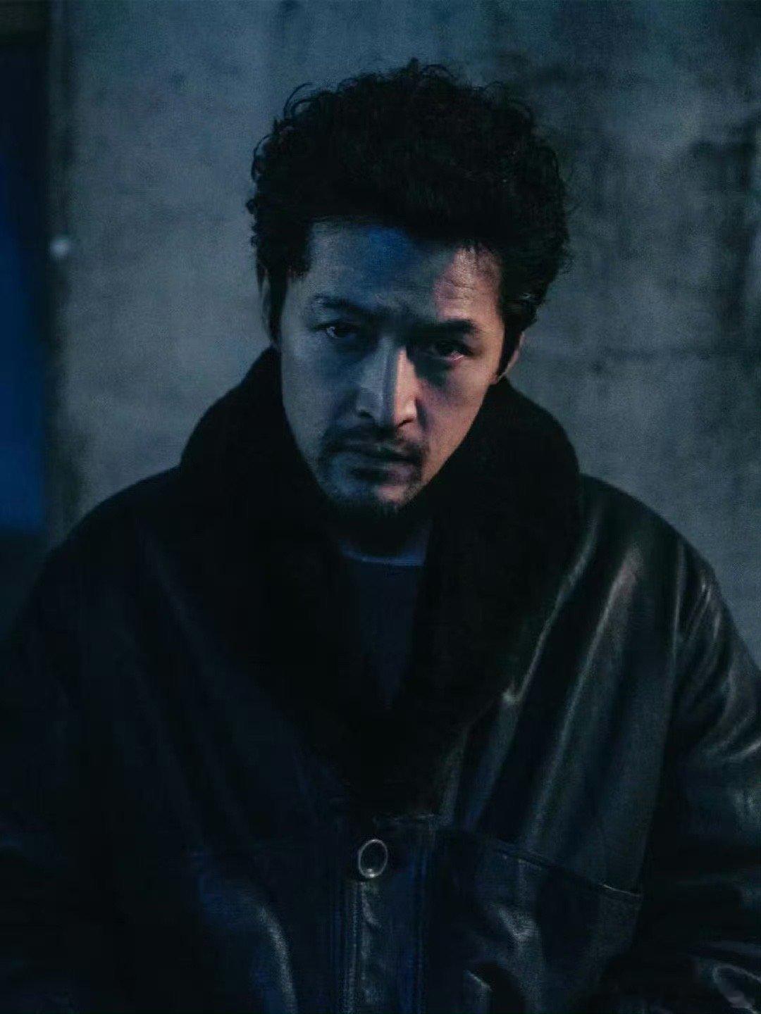 胡歌拍最冷的片说最暖的话真正的魅力，不是昙花一现的惊艳，而是岁月沉淀后的温暖与力