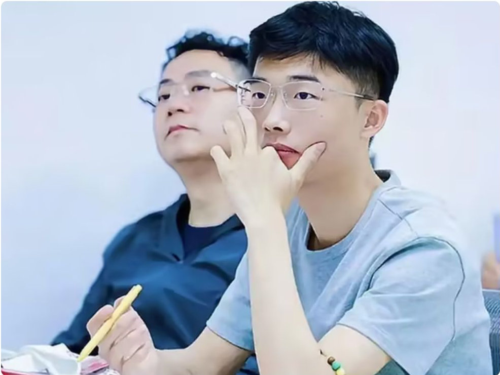 郭有才被北大录取，大肆炫耀要去讲课，官方证实是给钱就能读的研修班