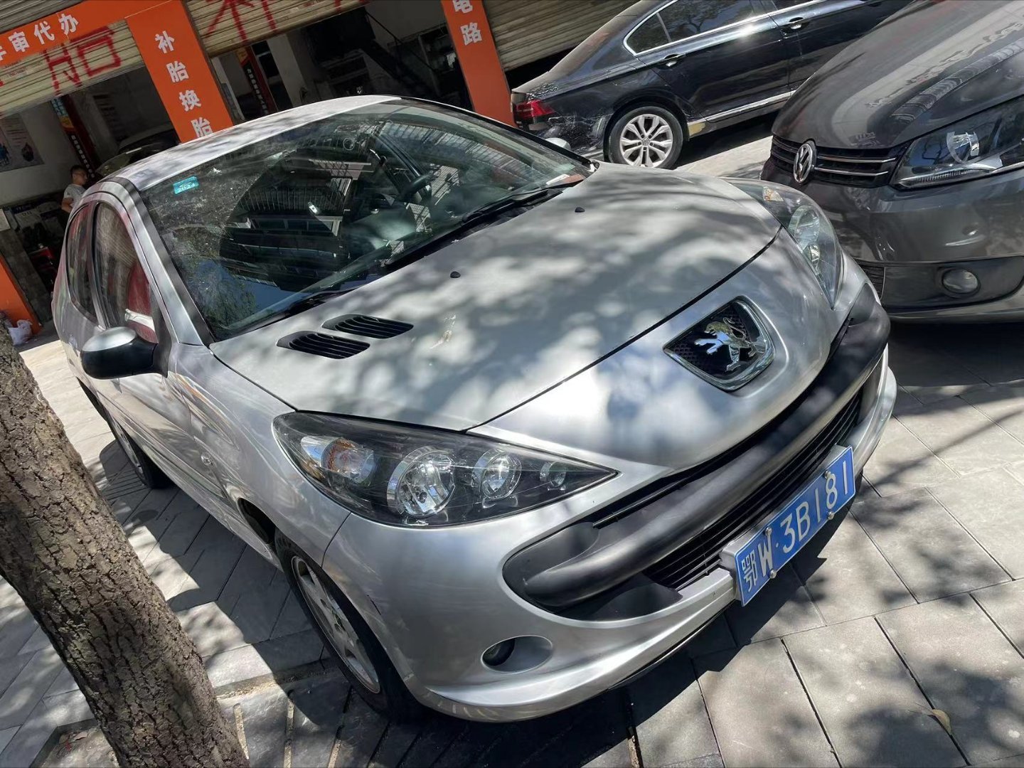 一口价 5500  麻木车2012年207 1.6L自动挡 三箱207原版车况，