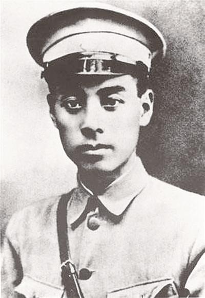 1924年，年仅26岁‌周恩来担任黄埔军校政治部主任，核心原因在于他卓越的个人能