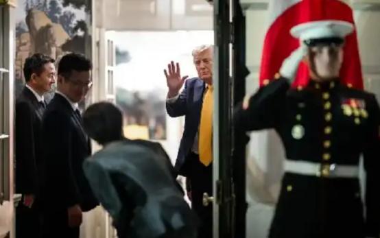 高市早苗的访美之行，本是一场旨在巩固美日同盟的外交活动，最终却演变成一场屈辱的闹