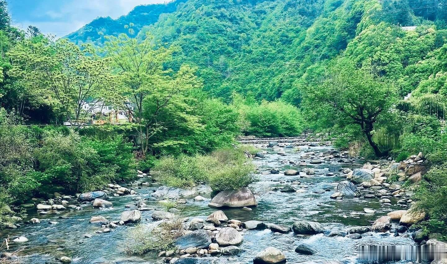 明日周一6.8日前瞻烽火通信(600498)：❶全球唯一光通信全产业链央企龙头，