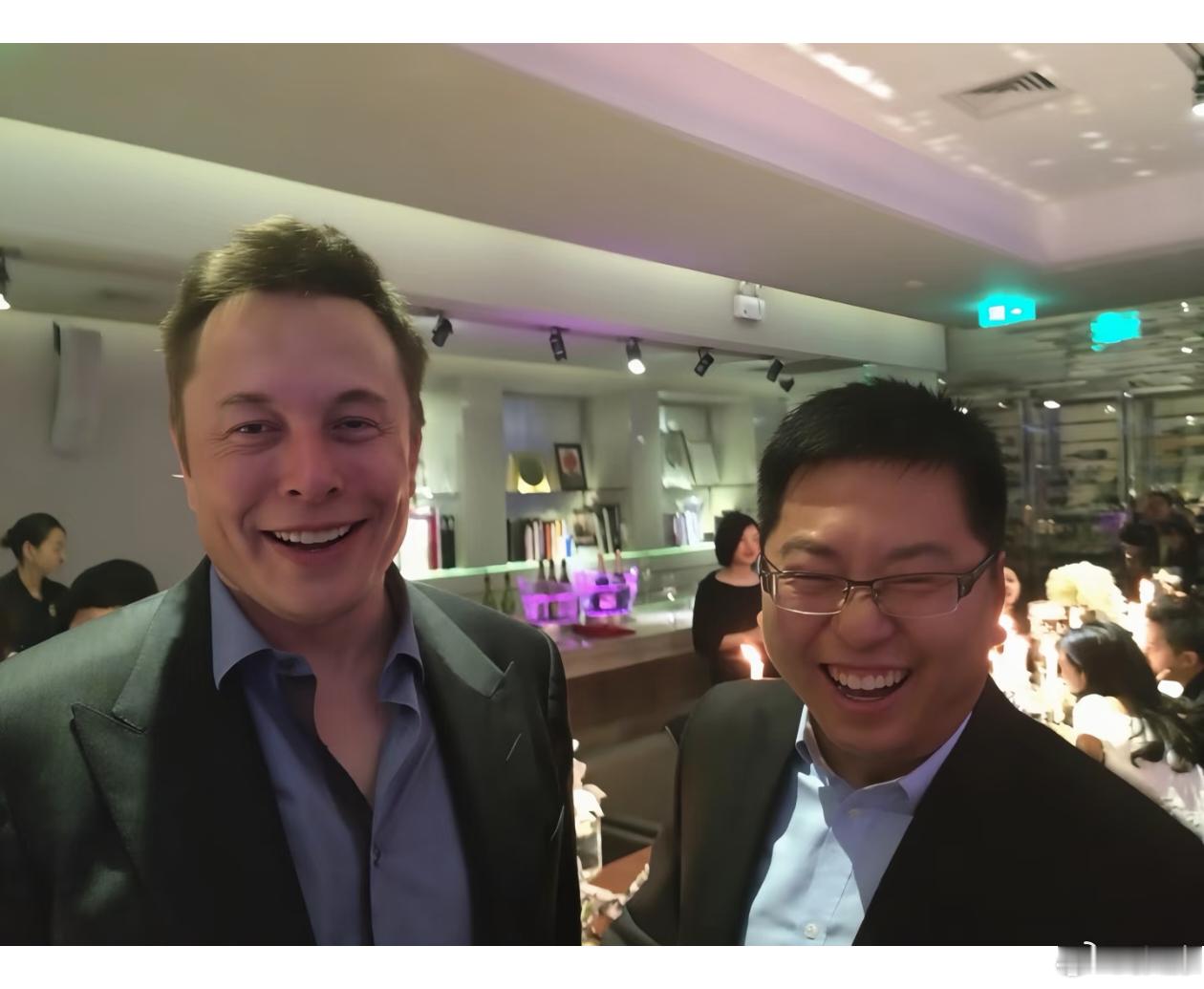 2014年我邀请马斯克首次到中国，在极客公园的大会上第一次分享他的Vision。