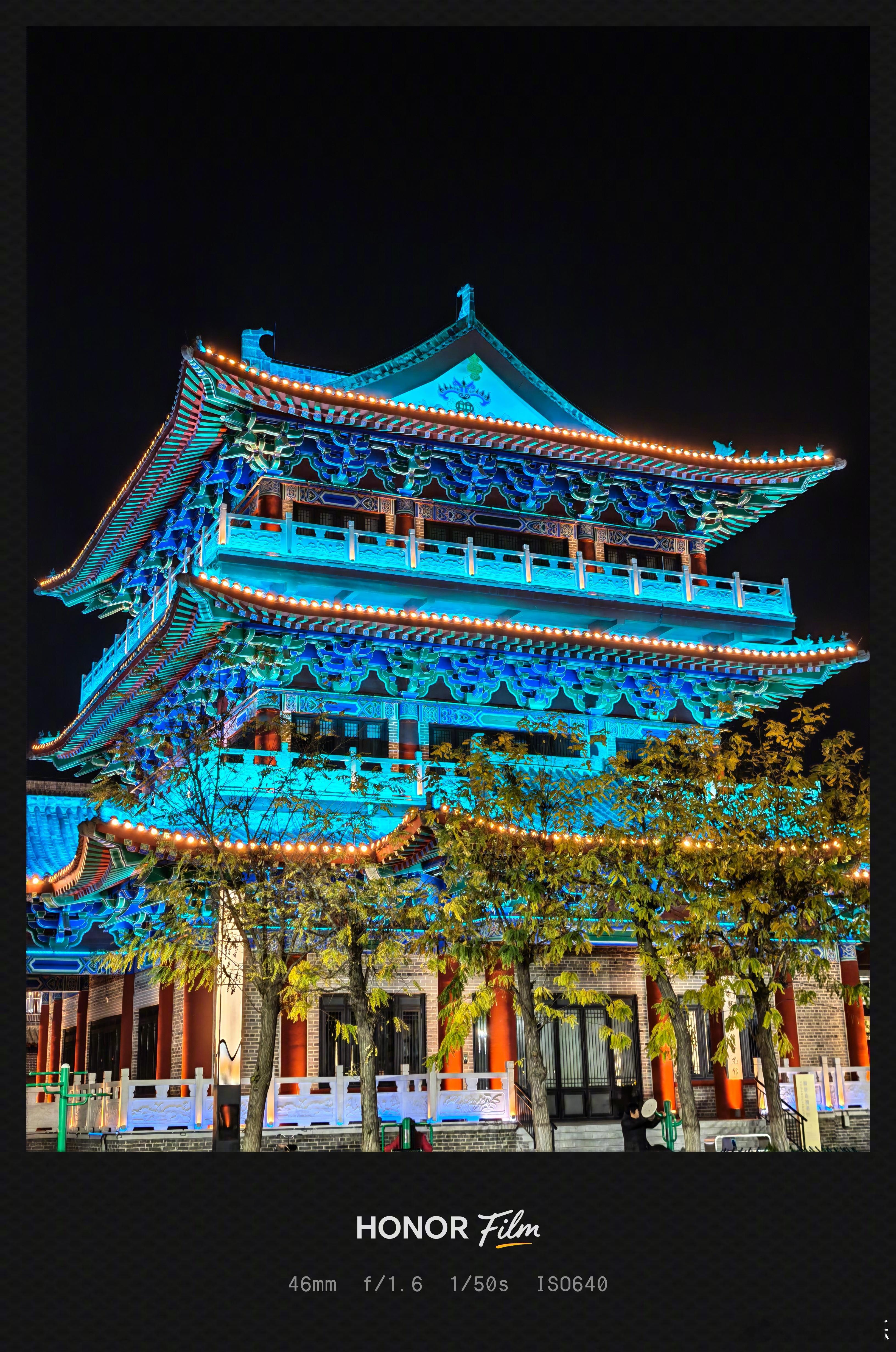 同事这两天出去玩，直接借走我的荣耀Magic8 Pro，连相机都没带，回来传给我