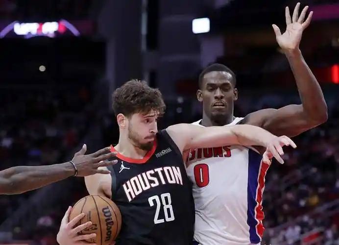 打爆申京的杜伦新合同竟然只有3600万

杜伦本赛季场均可以砍下19分11.5篮