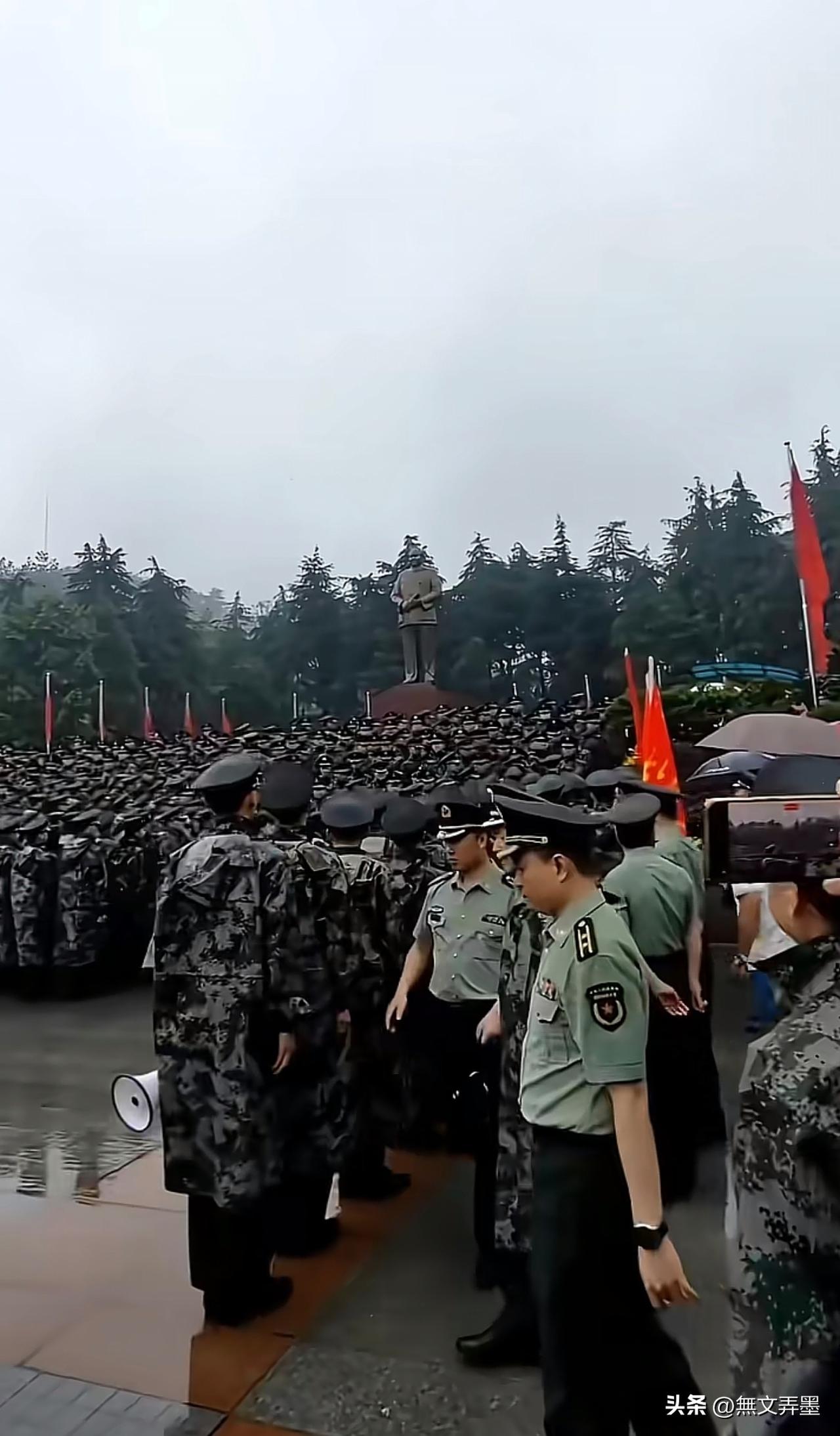 世人只知道他功盖千秋，却不知道他藏了五件遗憾：催人泪下！
这位撑起新中国的伟人，