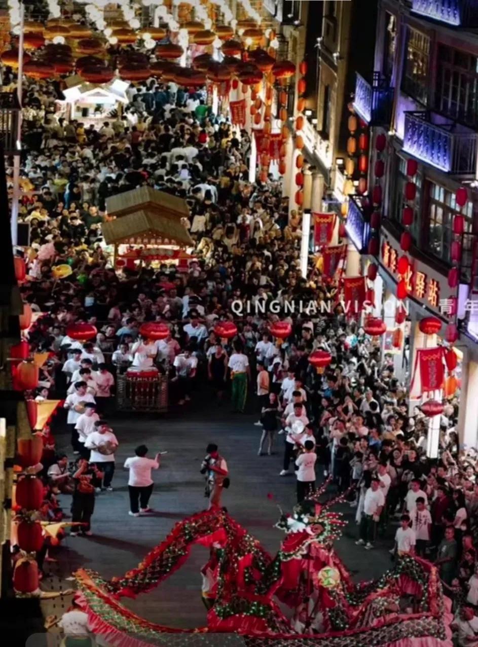欢度国庆，“中华战舞”榕城青年英歌队《揭阳古城》献演，龙、凤、狮，各类传统武术演
