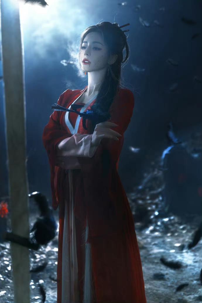 内娱古装剧年度对决！迪丽热巴《白日提灯》VS鞠婧祎《月鳞绮纪》，你站谁？

迪丽