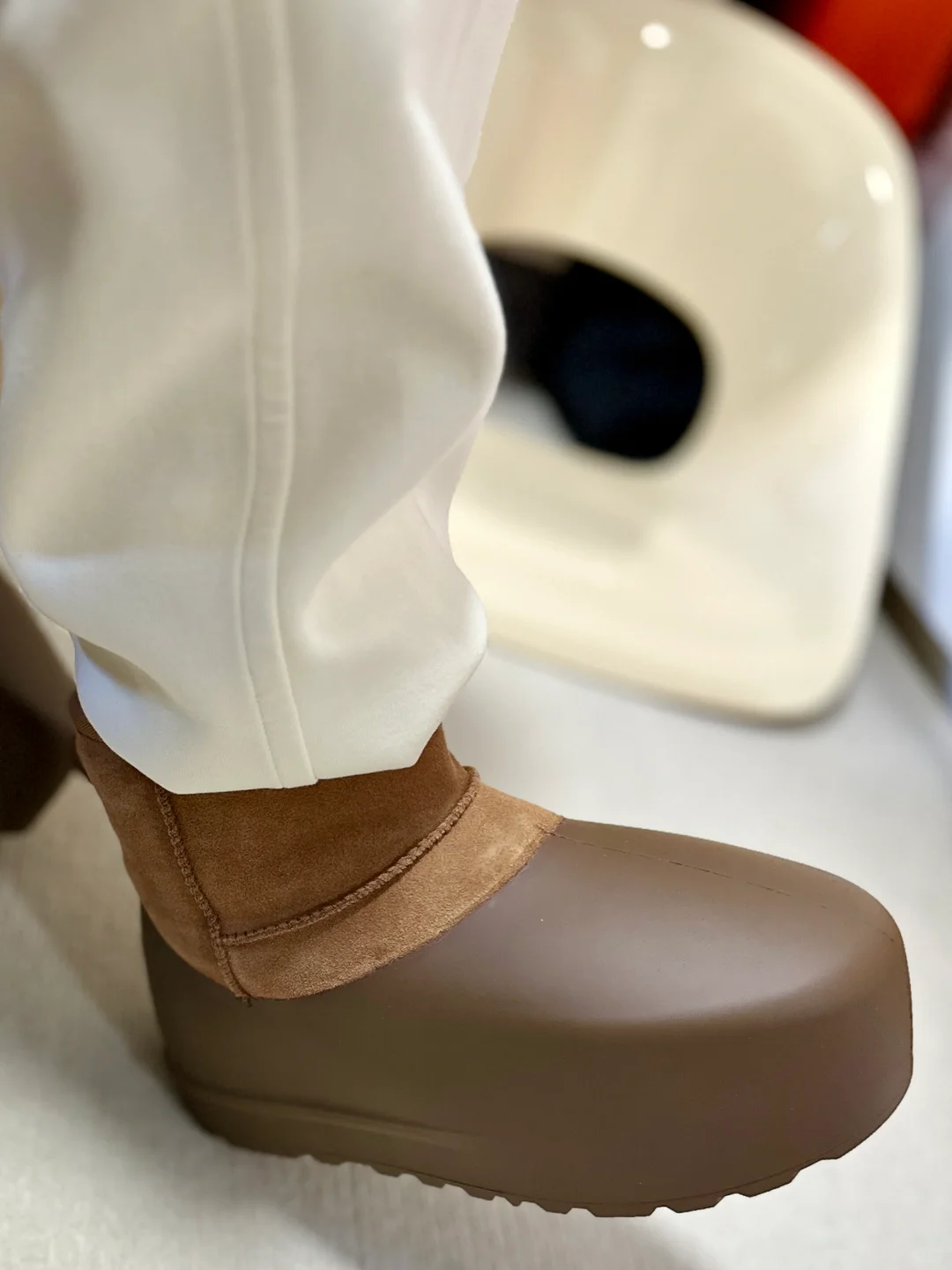 这甜品圈算是给 UGG 闯进去了