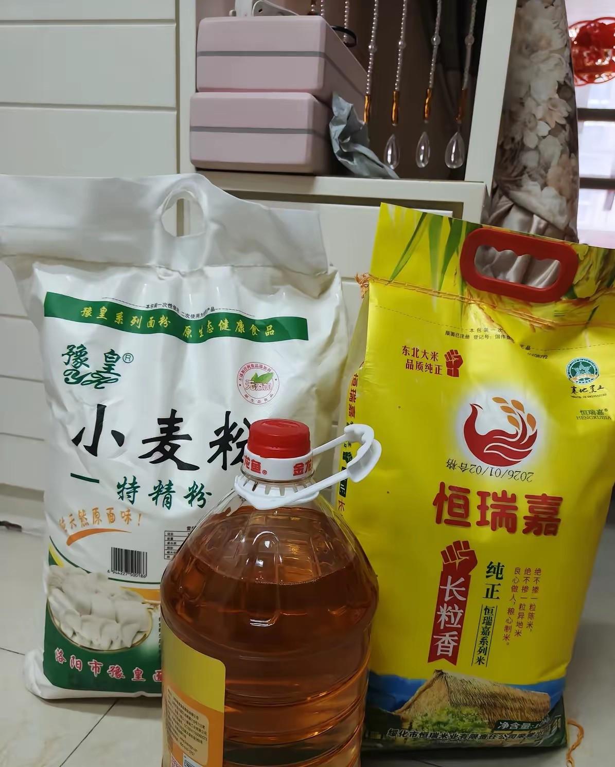 为什么现在流行年前走亲戚了呢？这是为什么呢？看现在好多人都说年前来走亲戚了，是?