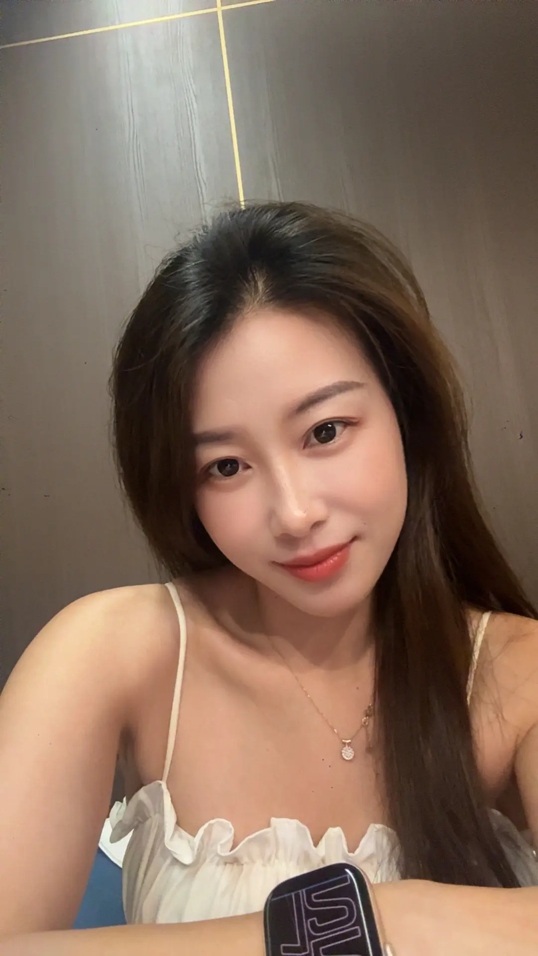 有人怕你花他的钱，一遍一遍告诉你他没有钱，有人怕你不相信他爱你，一直拿...