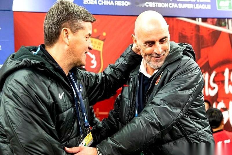 派个二队去踢亚冠，真的，我一时不知道该笑还是该气。
好歹是新科冠军啊哥们儿！顶着