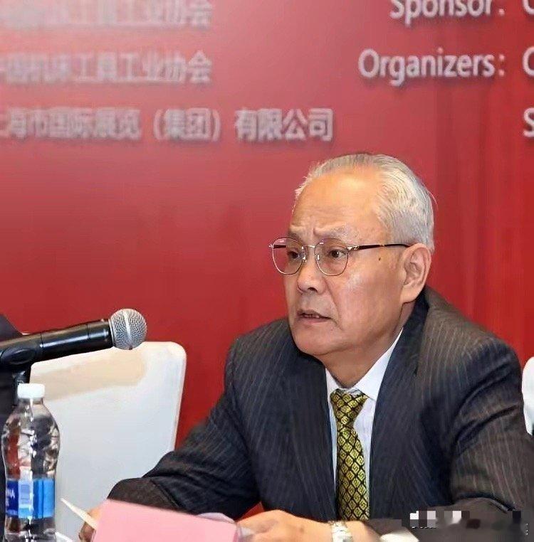 今天，日本高端机床禁令正式落地。中国订单，暴涨65.6%。8月16号起，五轴机床