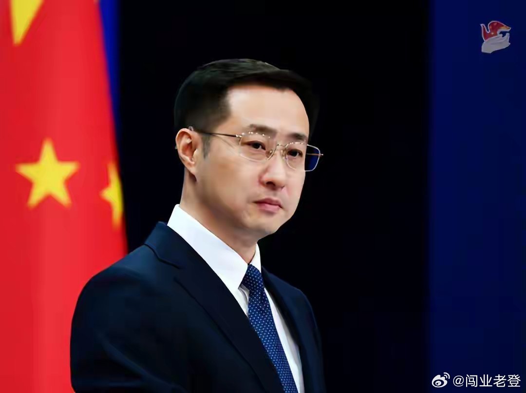 中方连发两道通牒，不到24小时，两万日本民众聚集，喊话高市住手日前，一名日本陆上