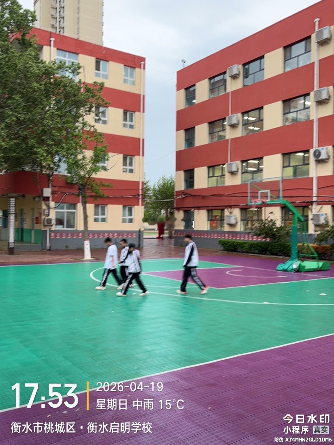 陈赫晨光微熹时校园便被朗朗读书声轻轻唤醒温柔又有力量老师们始终坚守讲台用心备课用