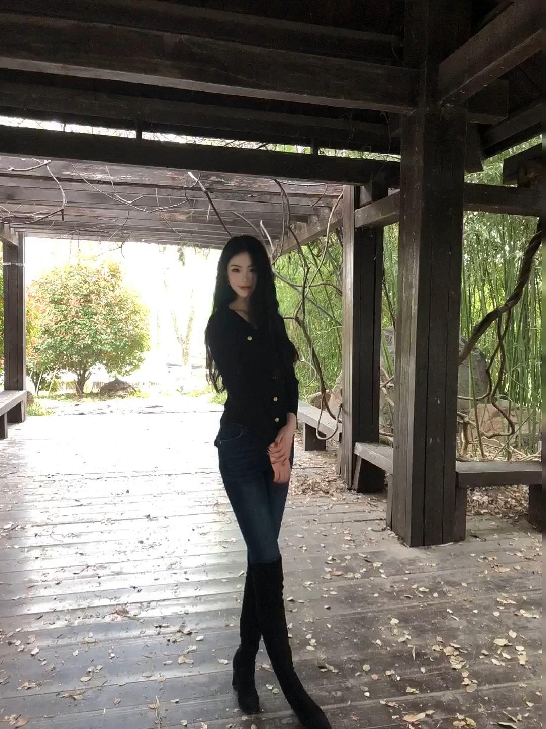 姐姐没告诉你扇你左脸的时候，你应该乖乖的把右脸伸过来吗