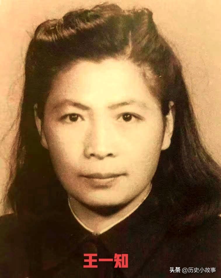 1948年底，西柏坡，三位即将改变中国命运的男人，同时接见了一个刚从敌营归来的女