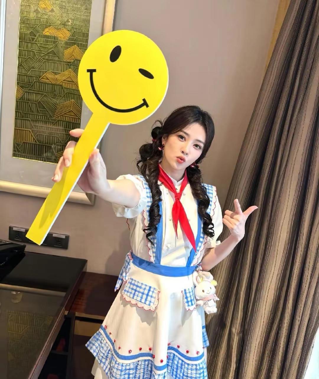 看到了一个很萌的小厨娘可爱厨师装