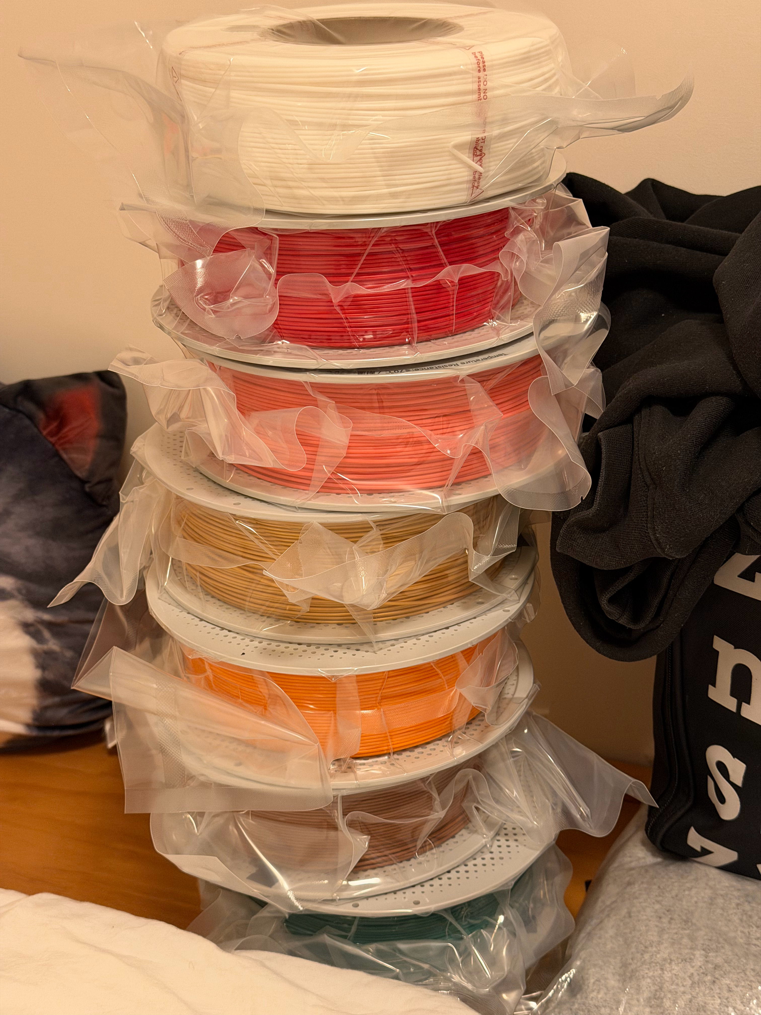 军火展示…果然越买越多，下一步考虑给自己打印一个料盘支架….最近打出了不少成果