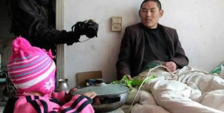 2018年，云南文山有个男人，因为生意亏损被老婆抛弃。3年以后，他重新振作起来，