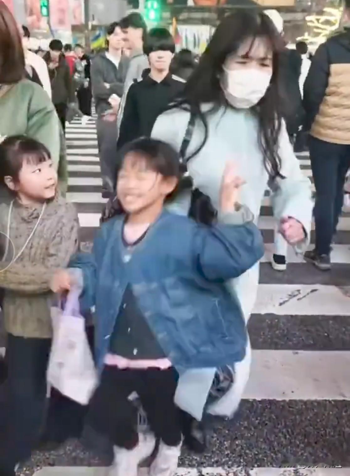 台湾小女孩在日本被撞，青鸟居然说“干得好”“希望他们知道自己错在哪”，媚日到连日