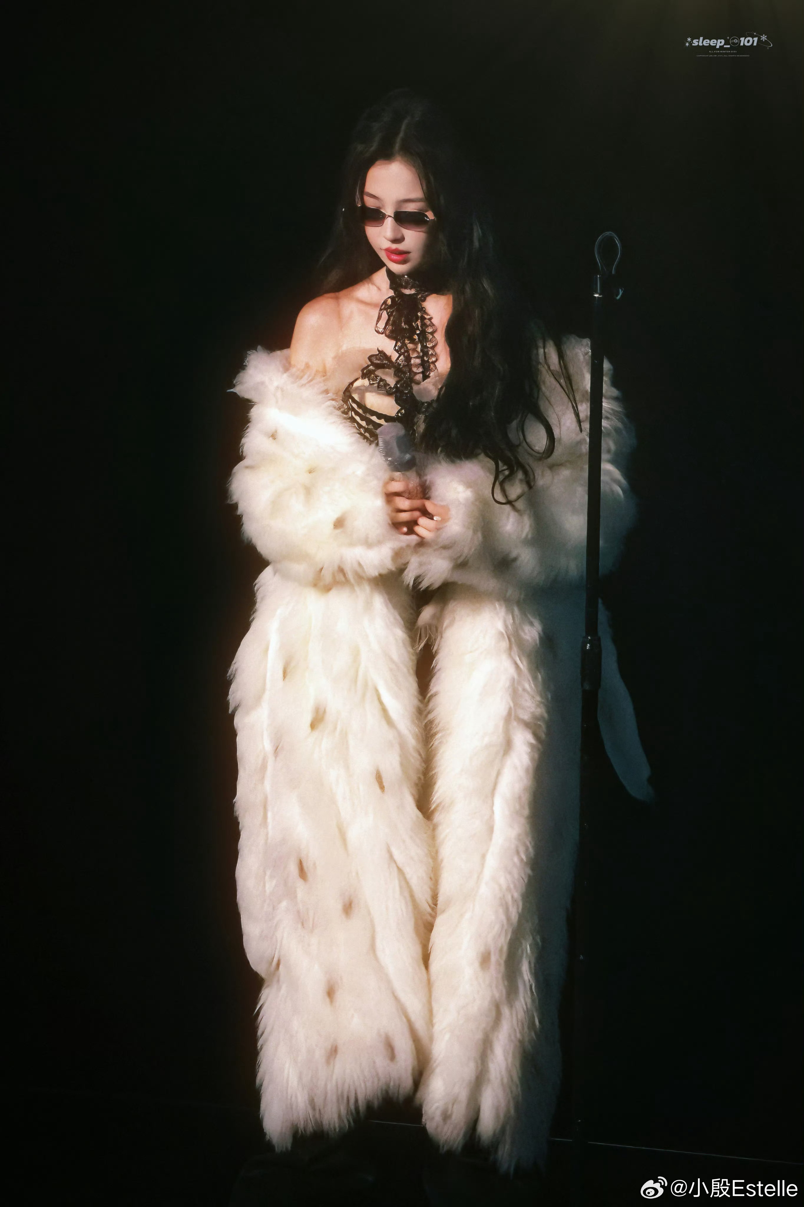 站姐团建发虞书欣嗯，们书欣就是这么招人喜欢拍的都超级好看！谢谢各家站姐粉丝！！！