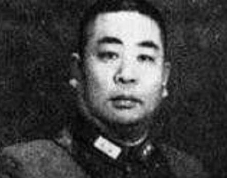 1931年，萧克看到一个俘虏后大惊失色，急忙对看守说：“他已经被俘，可以不用再捆