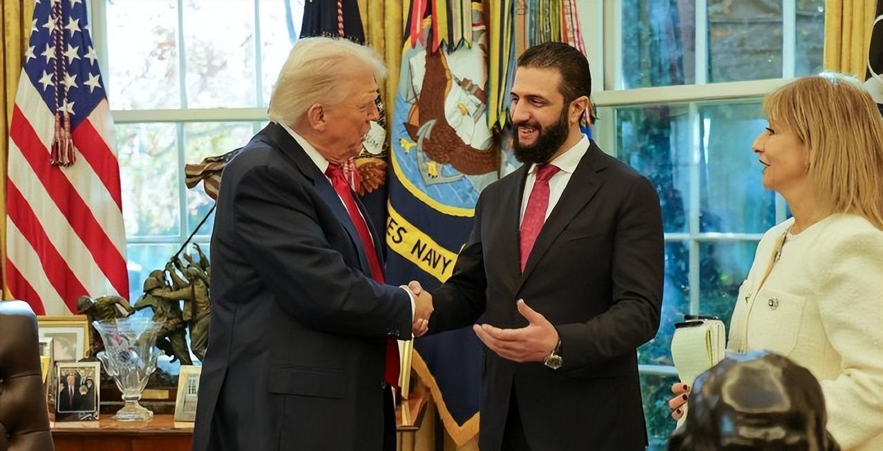 据媒体报道，不久前朱拉尼抵达白宫，与特朗普讨论了与美国的“反恐合作”、解除美国对