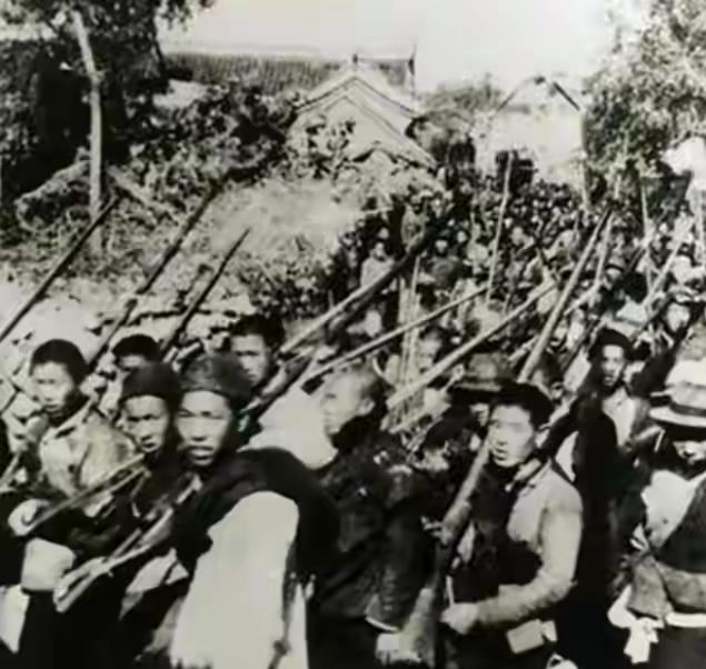 1947年大别山四百多伤兵遭地主武装杀害，肖永银铁腕处置复仇
 
很多人知道刘邓