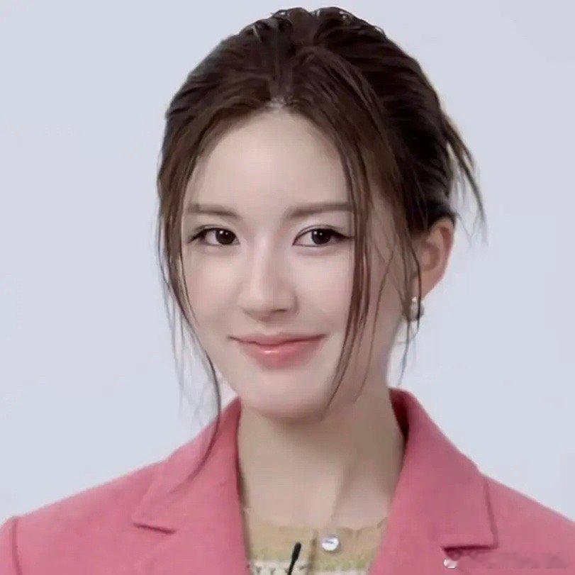 赵露思是真的很百变啊，一旦换了妆造就认不出来了[允悲] ​​​