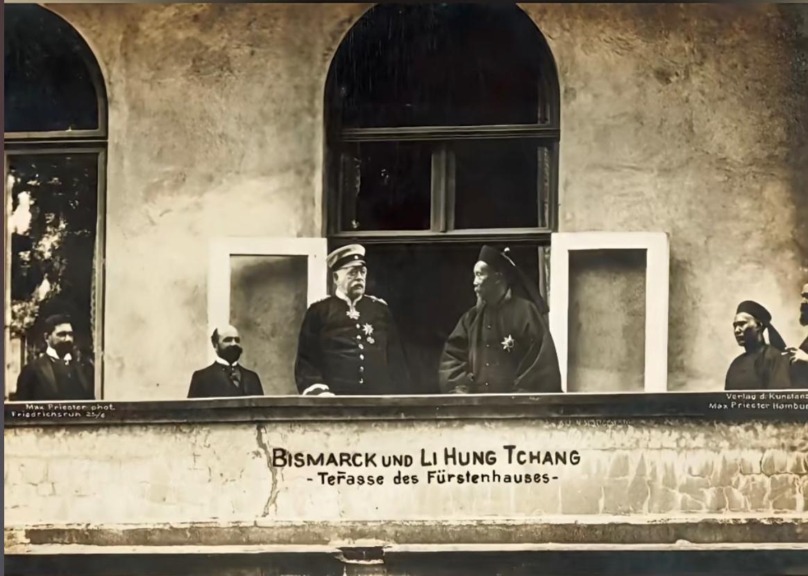 老照片：1896年（清朝光绪二十二年），李鸿章在德国前首相俾斯麦家的阳台上，74