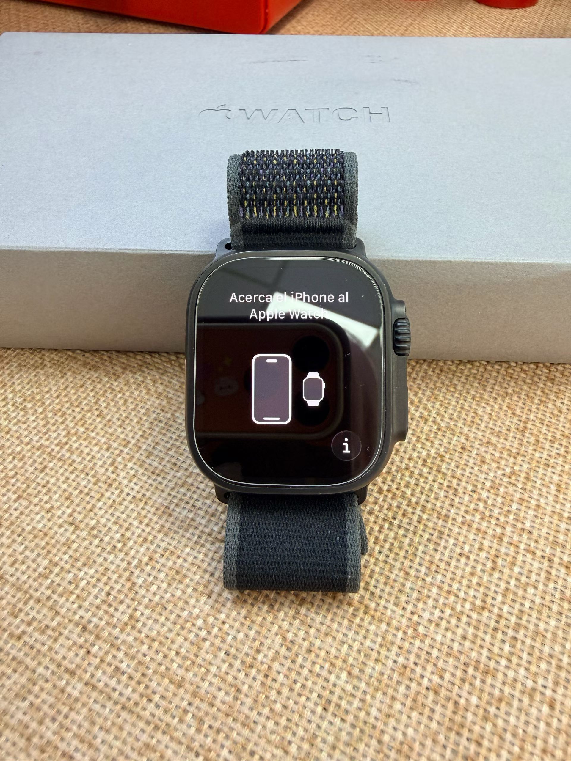 精品二手智能表苹果24款Ultra2黑电池效率100%，充电90次左右嘎嘎新，全