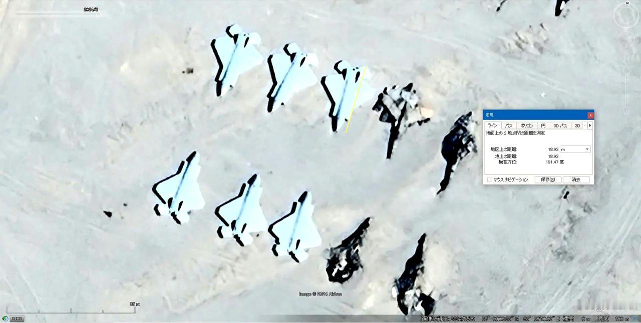 西北大漠靶场的某个航空“主题公园”，建设有逼真的加固机库，跑道和实机靶标，这些目