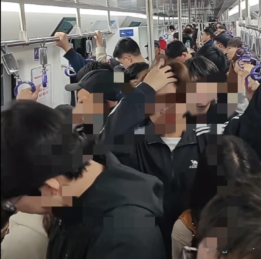 本来打算今天去旅顺大学城附近转转的，觉得最不折腾的也就地铁了，二号换一号线然后十