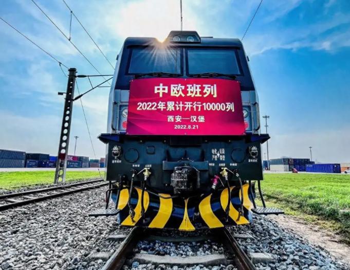 全欧洲，都欠波兰一句 "谢谢"！如果不是它曾愚蠢地阻断中欧班列长达11天，中国的