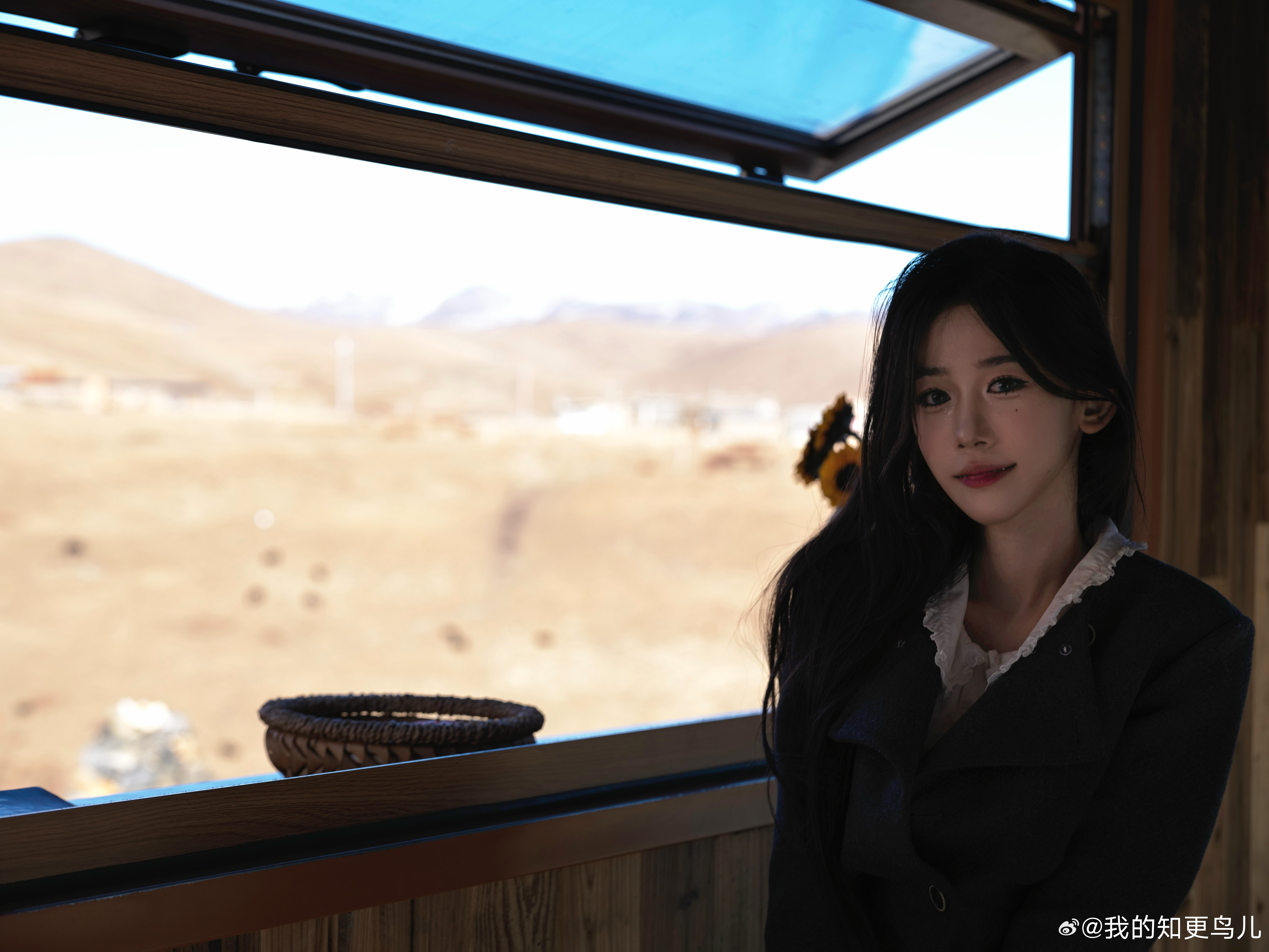 有一个地方叫做稻城 我要和我最心爱的人一起去到那里 看蔚蓝的天空 看白色的雪山 