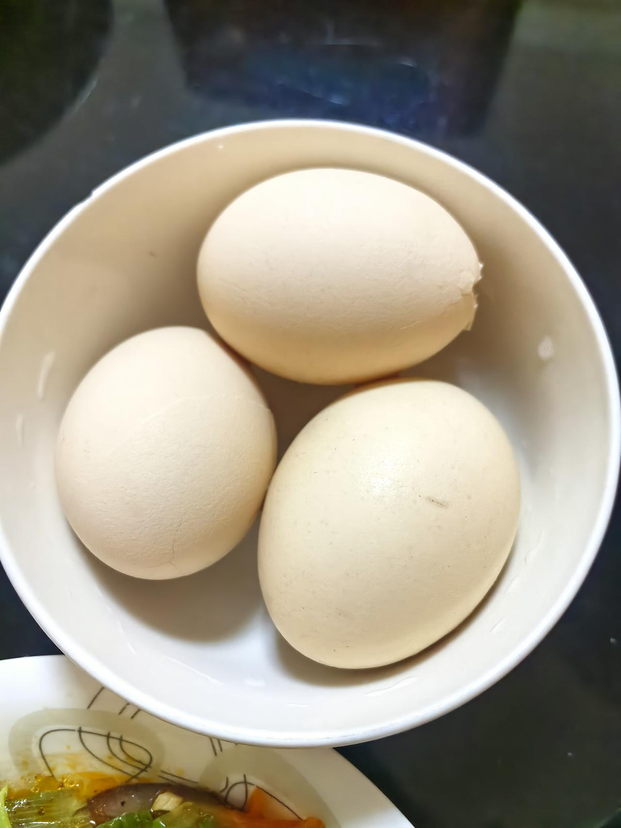 新年生活图鉴昨天，老公的表哥媳妇儿，也就是表嫂突然发了一个表哥抱着一个婴儿的视频