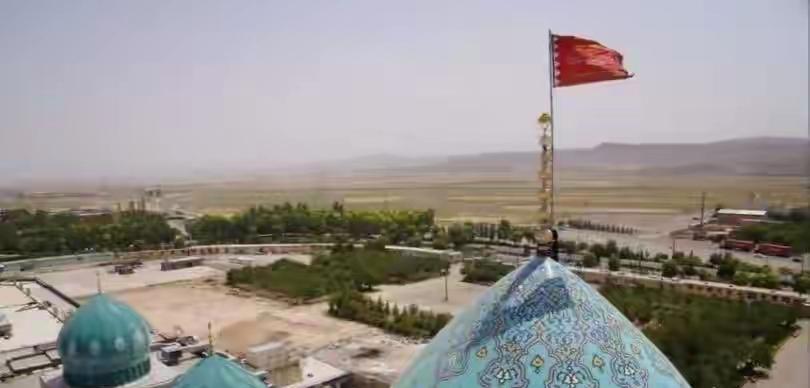 伊朗升起血旗了，誓言报复！若用“王炸”战术，美军必然被动参战