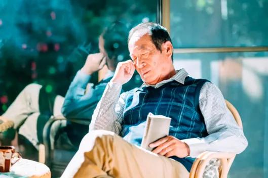 老年人觉少很正常？还好及时了解。

在很多人的认知中，随着年龄的增长，就会出现睡