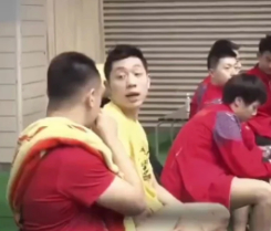 许昕说兼三项需要脂肪保护 许昕说光有肌肉赢不了比赛。肌肉是爆发力，脂肪是续航力。