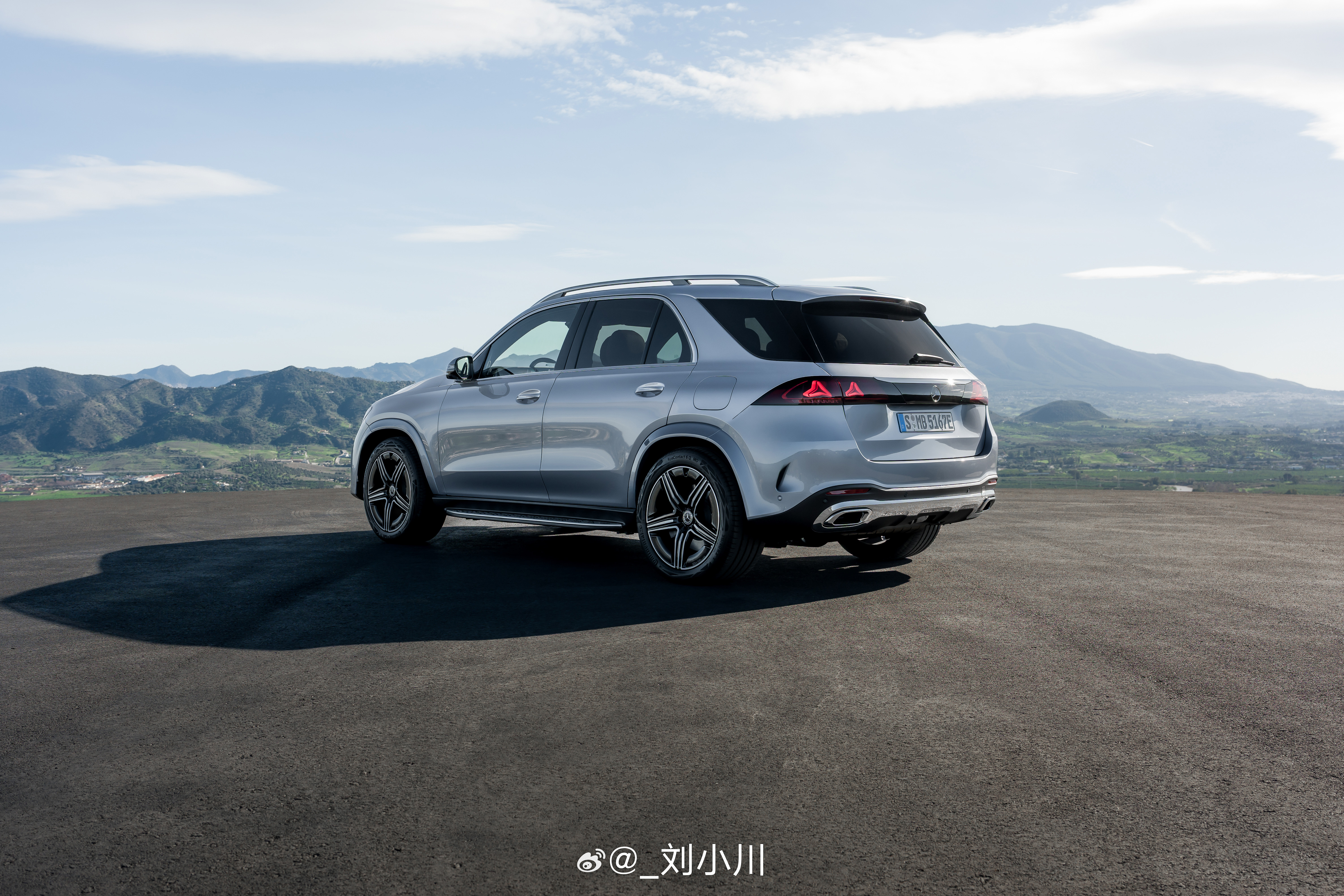 中期改款奔驰GLE 附上一组新款奔驰GLE【高清原图】，新外观&新内饰，大家觉得