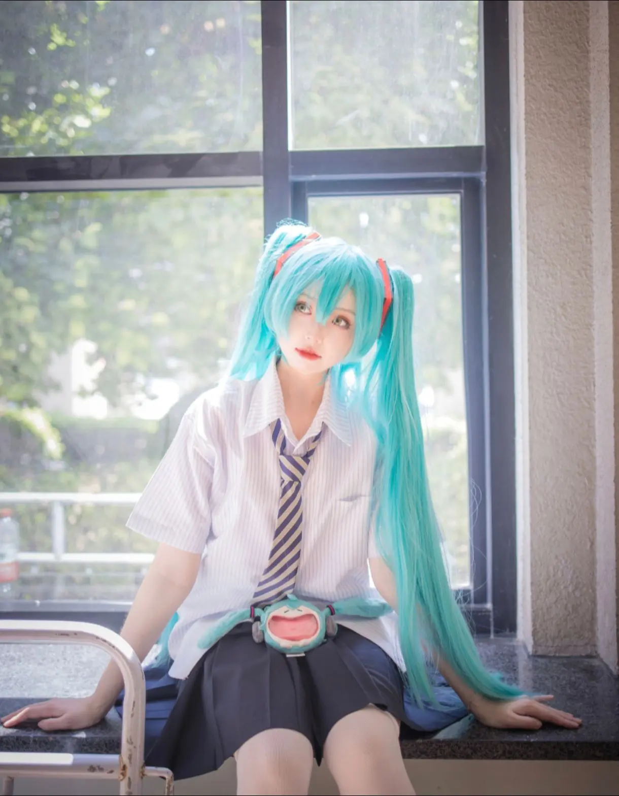 这腿又长又白又细 白丝yyds 初音未来cos 二次元少女 cosplay