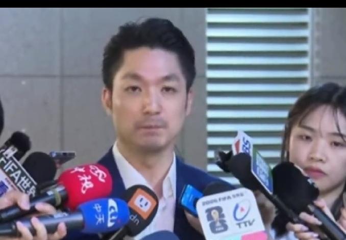 蒋万安是中国人，他自己心里清楚——还是只是不能明说？

蒋万安最近又回答了一堆问