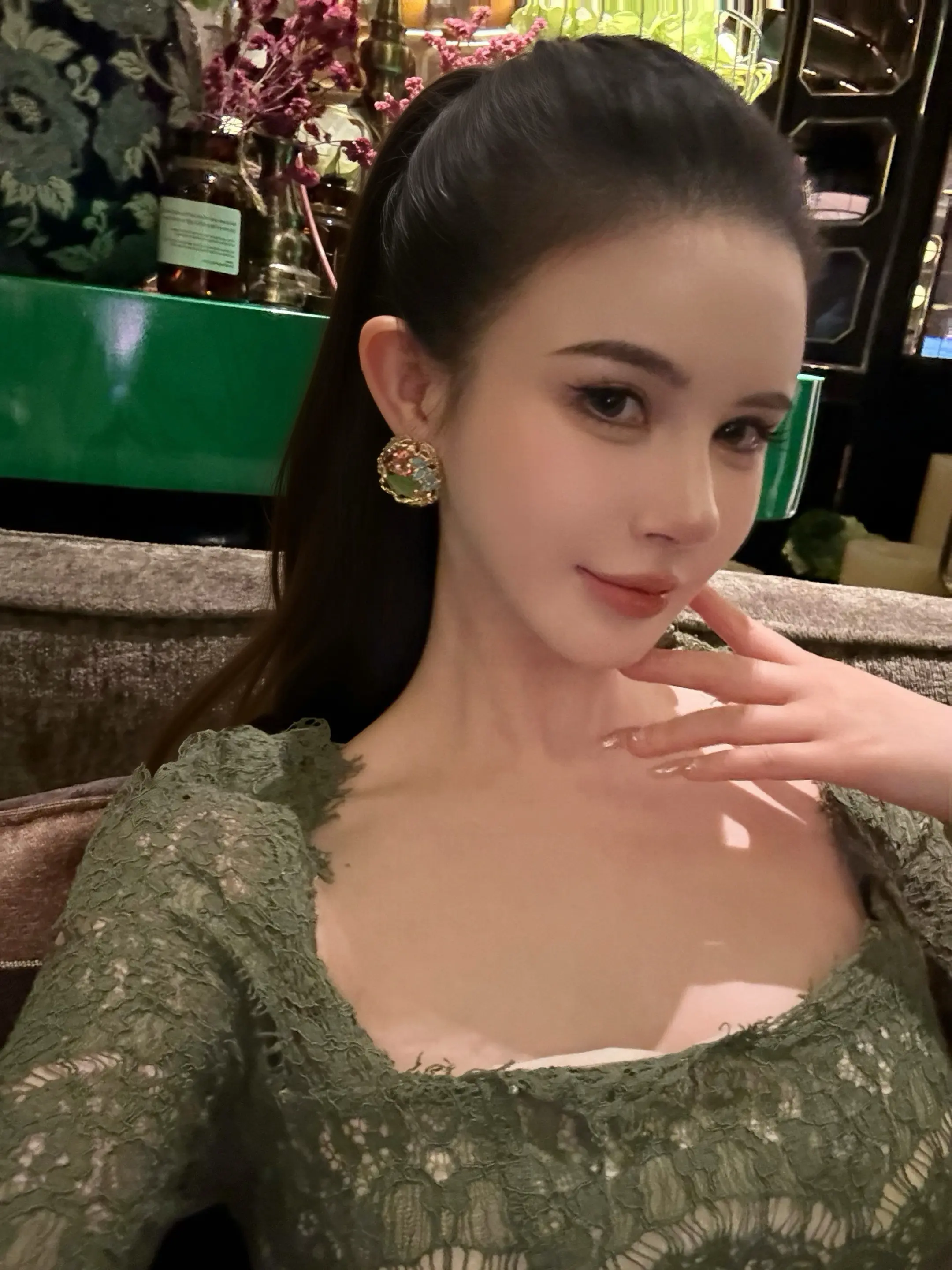 人特别弱 动不动就泪涔涔 人特别强 泪涔涔也在往前