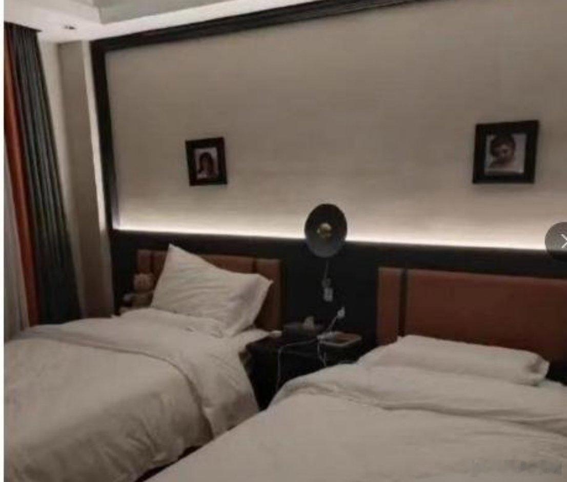 酒店的灯，这晚上进房间不吓死？[伤心] 